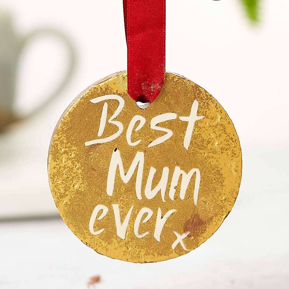 Best Mum Medal – A handcrafted Belgian milk chocolate medal with ‘Best Mum Ever’ lettering, the perfect sweet treat for a well-deserving mum.